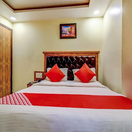 Hotel Sarthak Palace - By Pooja Hospitality Нью-Дели Экстерьер фото