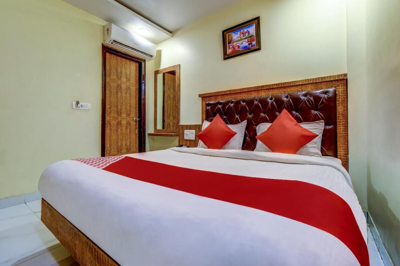 Hotel Sarthak Palace - By Pooja Hospitality Нью-Дели Экстерьер фото
