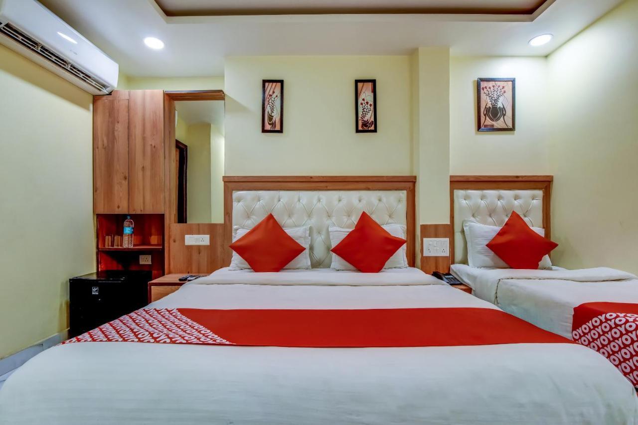 Hotel Sarthak Palace - By Pooja Hospitality Нью-Дели Экстерьер фото