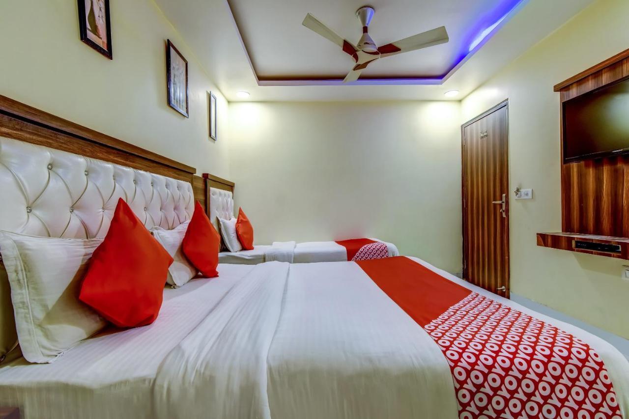 Hotel Sarthak Palace - By Pooja Hospitality Нью-Дели Экстерьер фото
