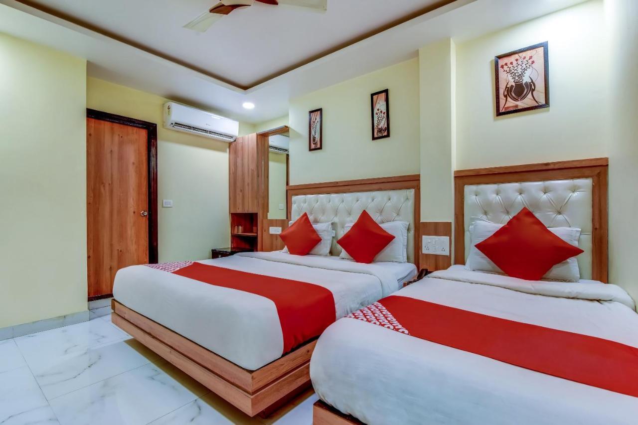 Hotel Sarthak Palace - By Pooja Hospitality Нью-Дели Экстерьер фото